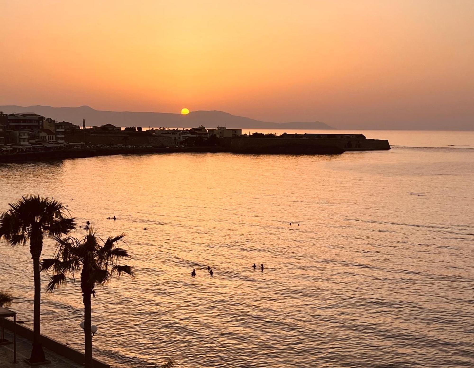 Zonapartments A Sea View-City Center Chania  ภายนอก รูปภาพ